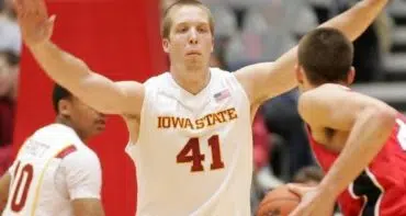 Justin_Hamilton_with_Iowa_State_in_2009_vs_Bradley