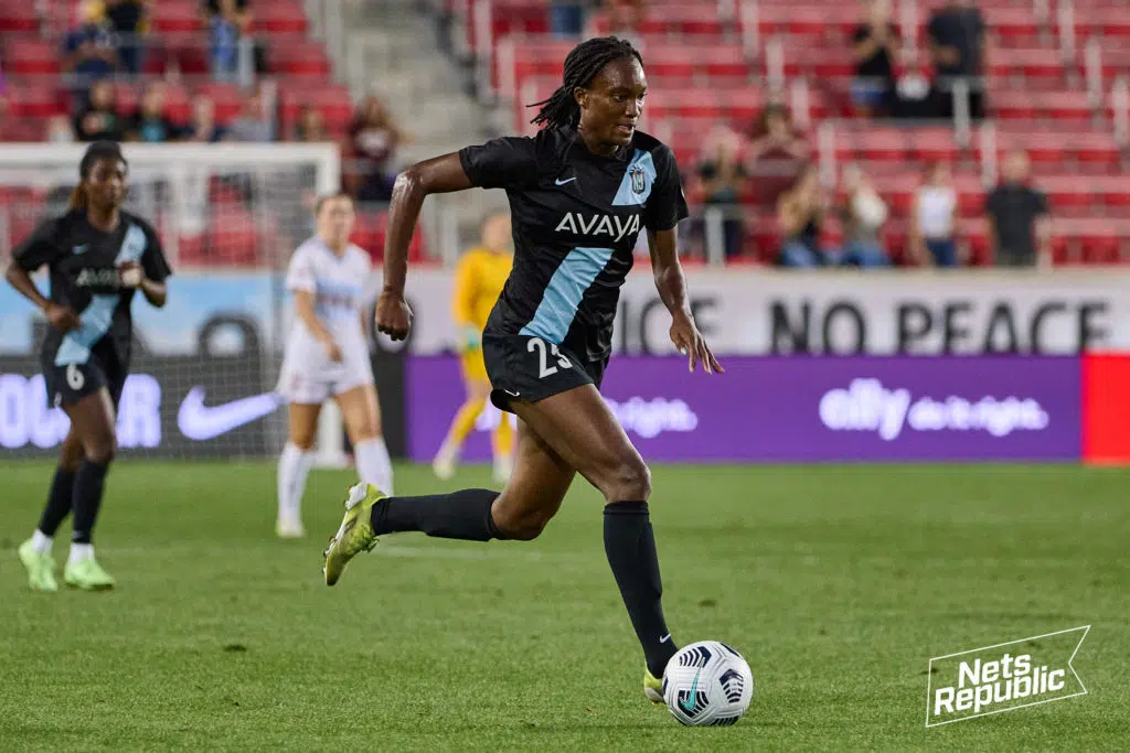 Ifeoma Onumonu of Gotham FC charges up the field with the ball against Chicago Red Stars at Red Bull Arena