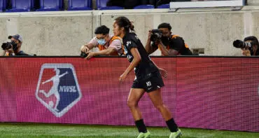 Caprice Dydasco of Gotham FC takes a corner kick