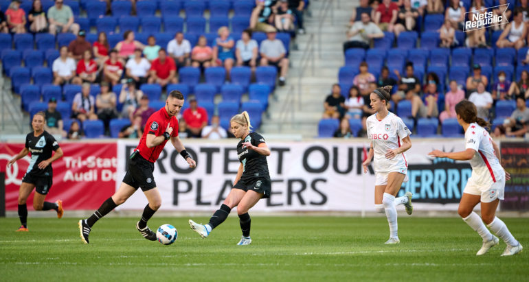McCall Zerboni plays a pass in loss to Chicago Red Stars Saturday night at Red Bull Arena.